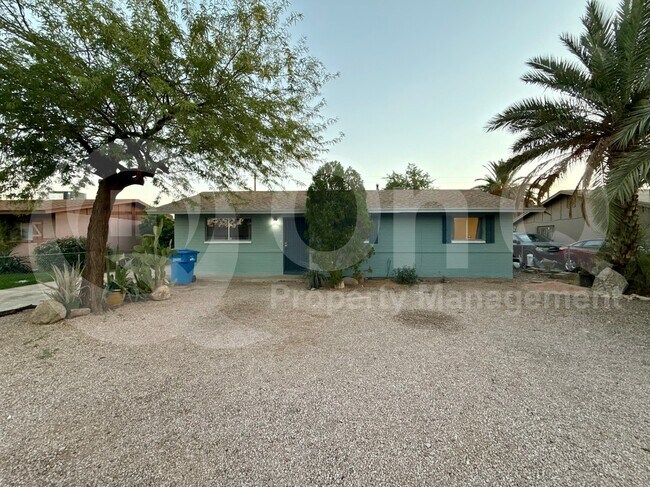 2013 E Nancy Ln Phoenix, AZ 85042 photo 2