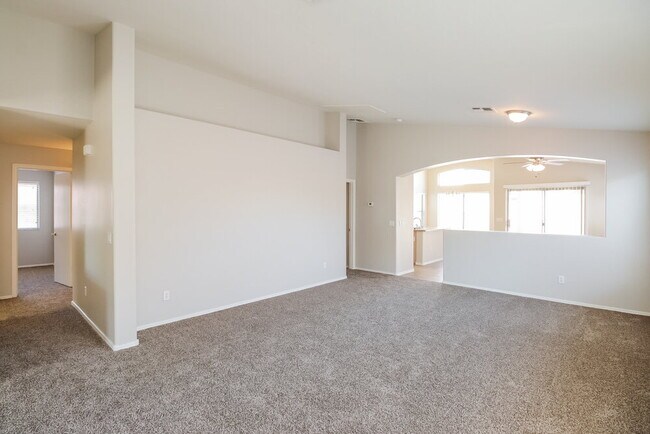 6426 W Watkins St Phoenix, AZ 85043 photo 3