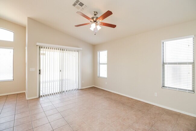 6426 W Watkins St Phoenix, AZ 85043 photo 5