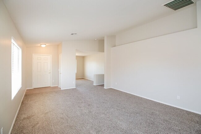 6426 W Watkins St Phoenix, AZ 85043 photo 2
