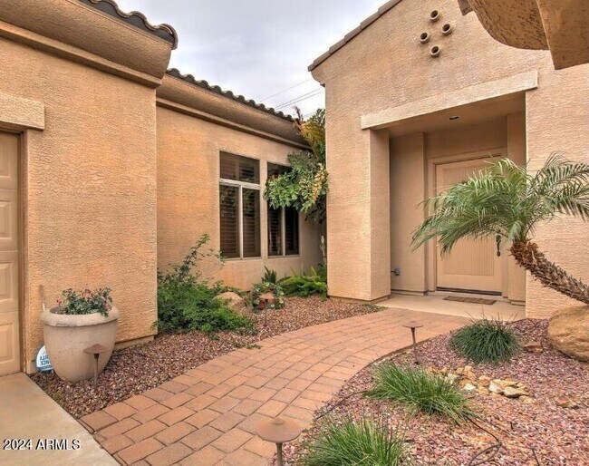 2461 W Marlin Dr