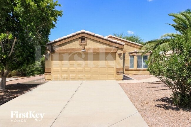1338 W Mesquite Ave