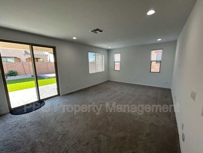 7927 W Pasadena Ave Glendale, AZ 85303 photo 3