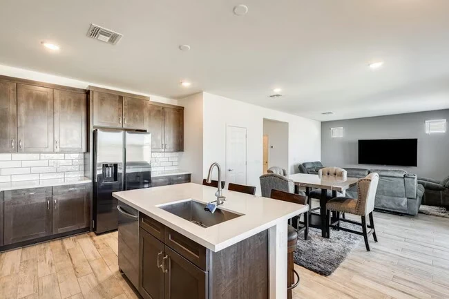 17056 W Red Bird Rd Surprise, AZ 85387 photo 3