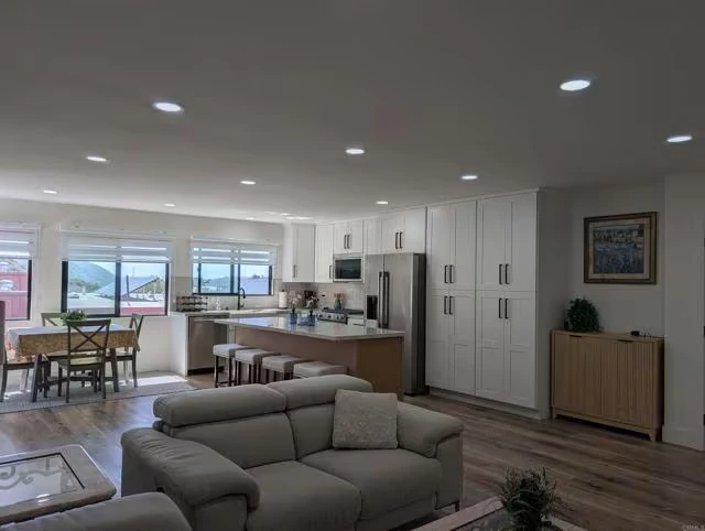 2410 La Costa Ave Carlsbad, CA 92009 photo 5