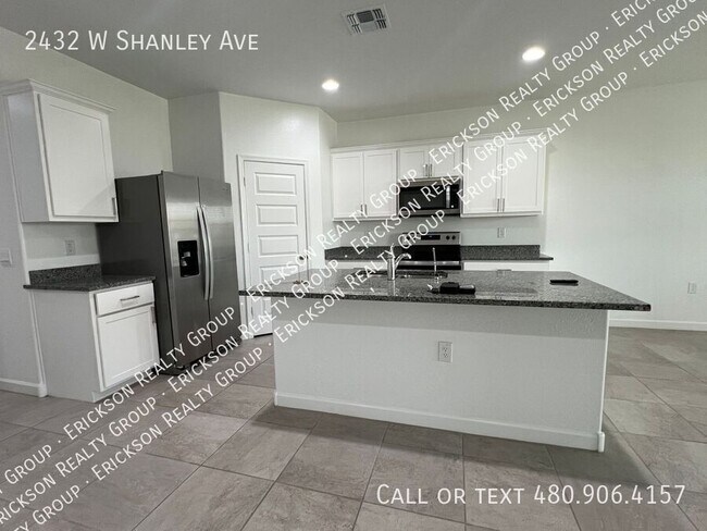 2432 W Shanley Ave photo 4