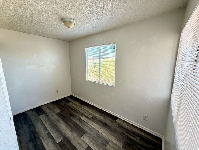 10660 W Concordia Dr Arizona City, AZ 85123 photo 4