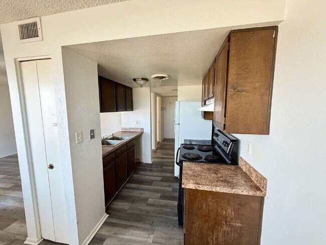 10660 W Concordia Dr Arizona City, AZ 85123 photo 3