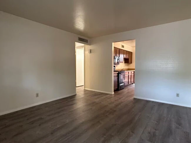 503 W 12th St Tempe, AZ 85281 photo 2