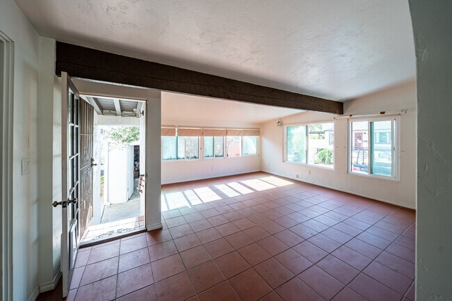 3605 Dove Ct San Diego, CA 92103 photo 4