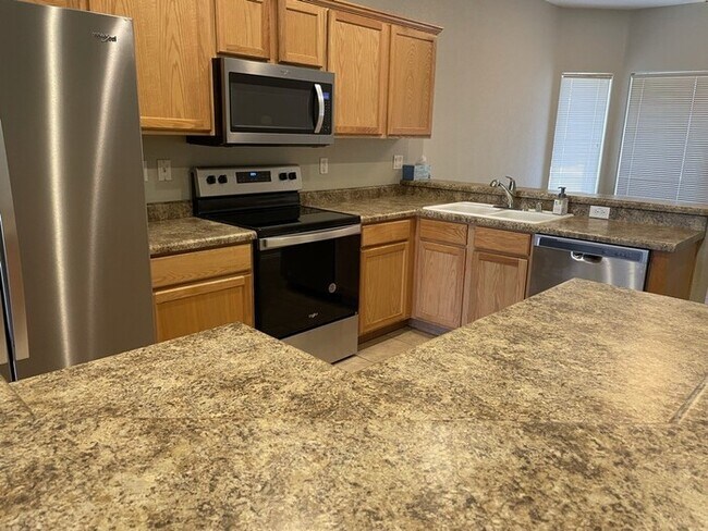 14627 W Crocus Dr Surprise, AZ 85379 photo 4