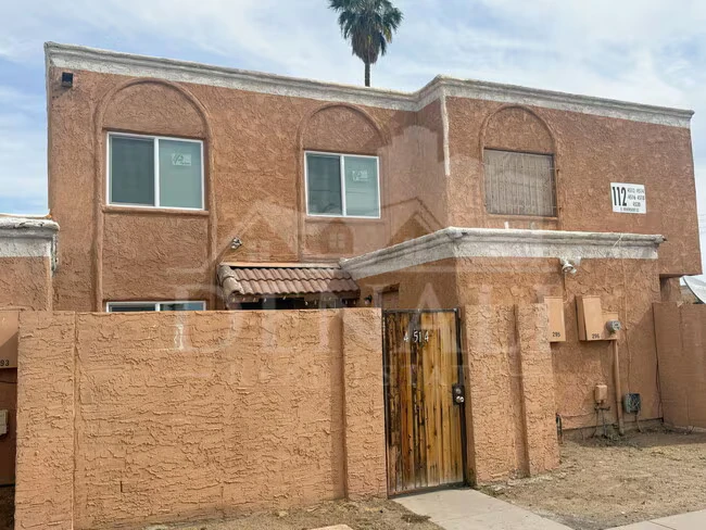 4514 E Riverside St Phoenix, AZ 85040 photo 2