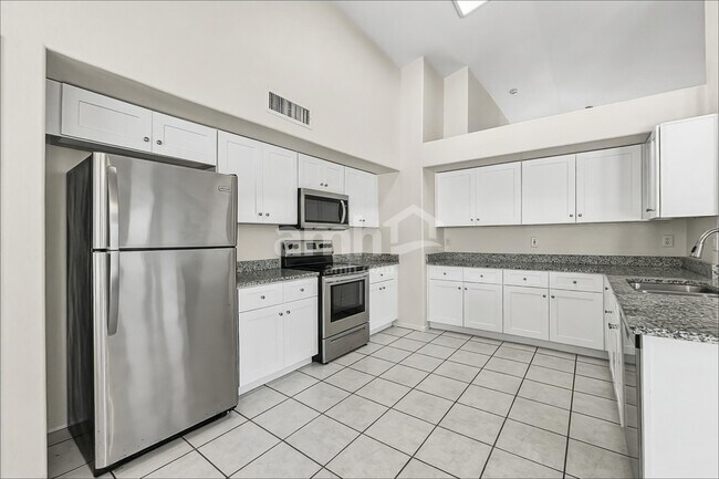 12554 W Holly St Avondale, AZ 85392 photo 3