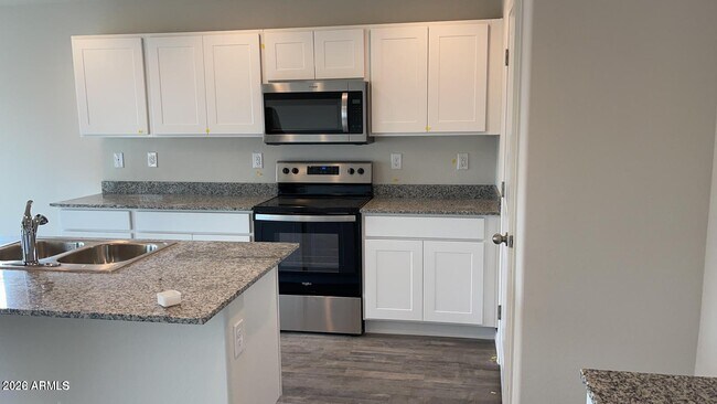 825 N Country Village Ln photo 2