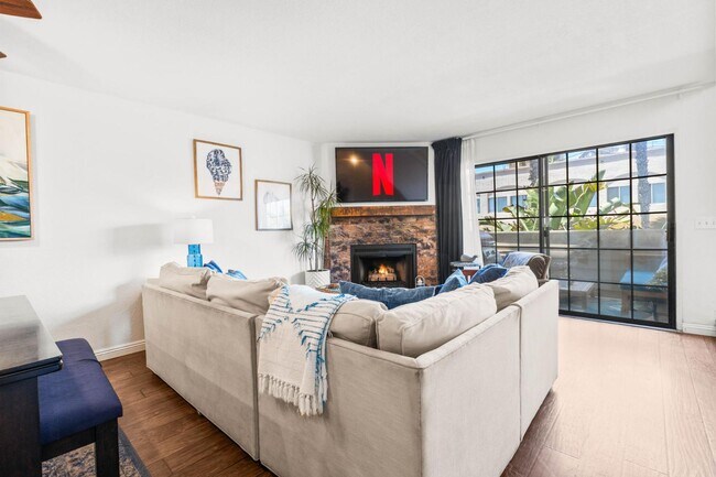 727 Seacoast Dr Imperial Beach, CA 91932 photo 2