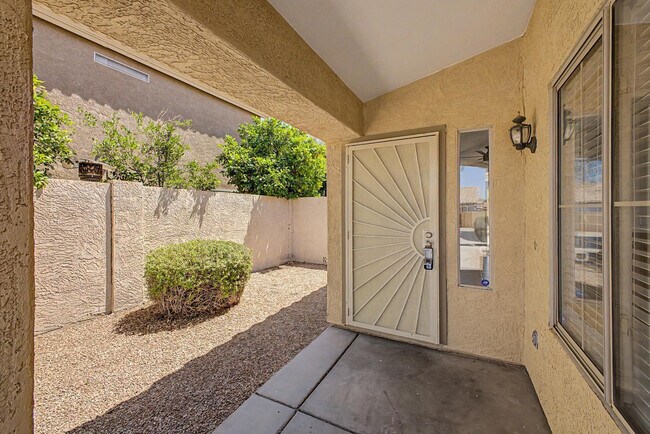 7043 W Phelps Rd Peoria, AZ 85382 photo 4