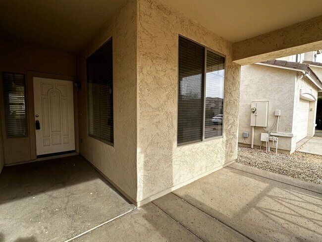 17642 W Mandalay Ln Surprise, AZ 85388 photo 5