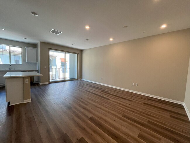 1797 Laurelwood Wy Oceanside, CA 92056 photo 4