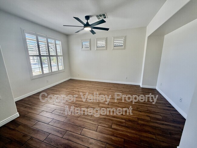 2606 W Florentine Rd Phoenix, AZ 85086 photo 4