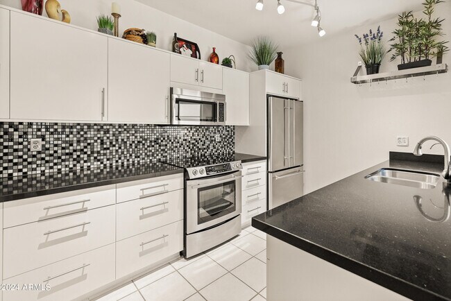 11333 N 92nd St Scottsdale, AZ 85260 photo 3