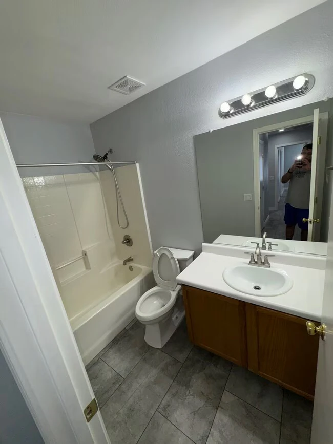 10791 W Roanoke Ave Avondale, AZ 85392 photo 5