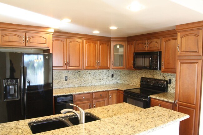 7780 Parkway Dr La Mesa, CA 91942 photo 4