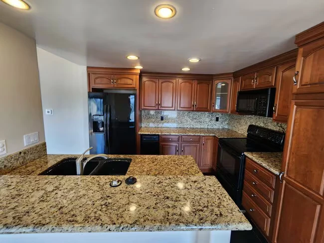 7780 Parkway Dr La Mesa, CA 91942 photo 3