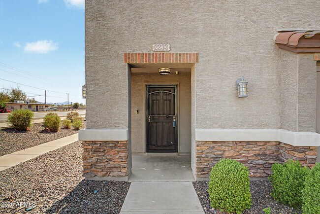 2233 E Huntington Dr Phoenix, AZ 85040 photo 4