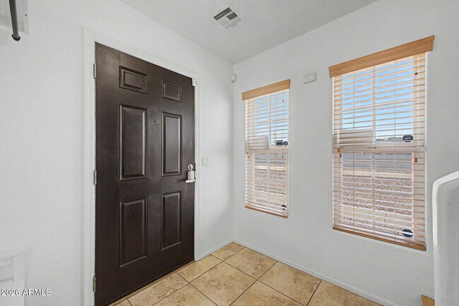 2233 E Huntington Dr Phoenix, AZ 85040 photo 5