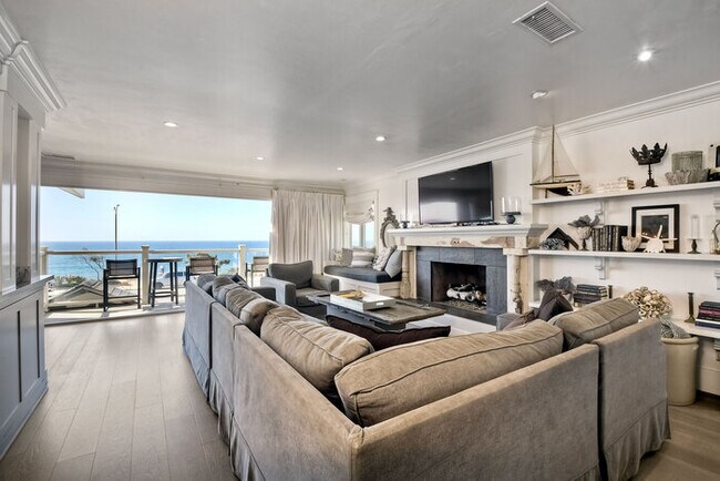 3636 Carlsbad Blvd Carlsbad, CA 92008 photo 2