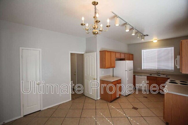 10445 W Palm Ln Avondale, AZ 85392 photo 3