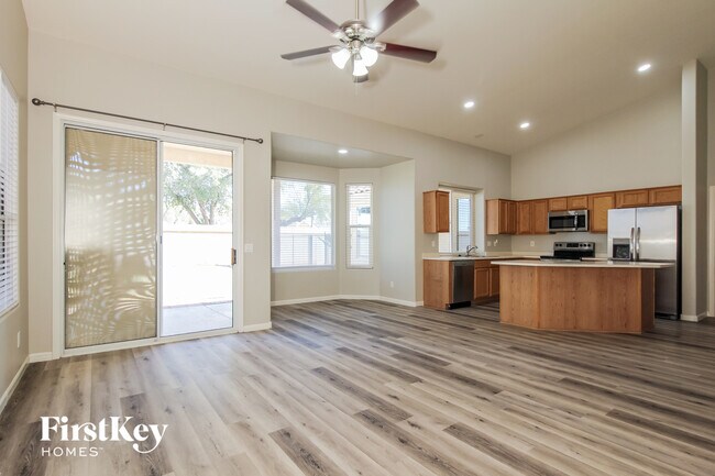 3949 N 111th Dr Avondale, AZ 85392 photo 3