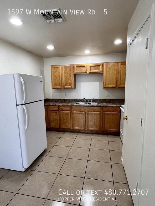 1597 W Mountain View Rd Phoenix, AZ 85021 photo 3