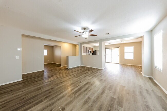 3108 W Lucia Dr photo 5