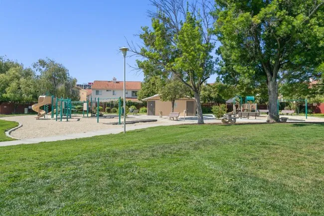 2228 Lenox Plz Santa Clara, CA 95054 photo 4