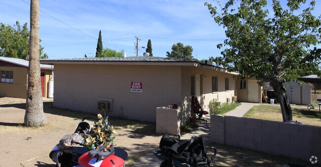4832 E Willetta St Phoenix, AZ 85008 photo 3