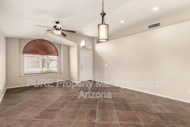 2701 E Anderson Dr Phoenix, AZ 85032 photo 2