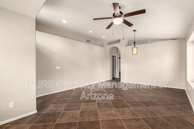 2701 E Anderson Dr Phoenix, AZ 85032 photo 4