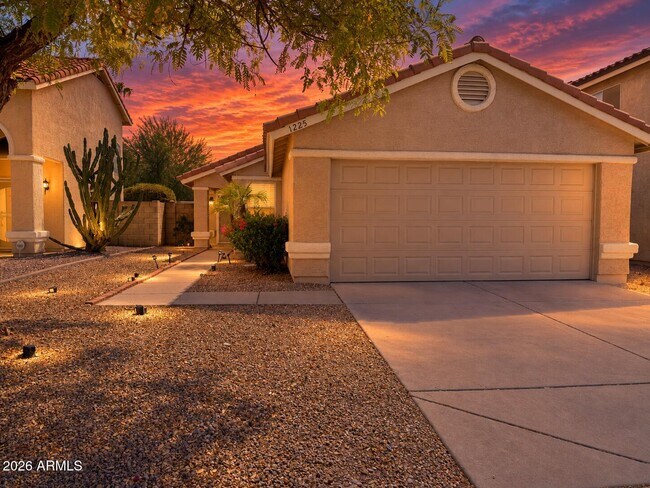 1225 E Angela Dr photo 4