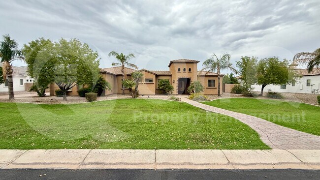 2950 E Latham Way Gilbert, AZ 85297 photo 2