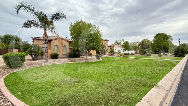 2950 E Latham Way Gilbert, AZ 85297 photo 4