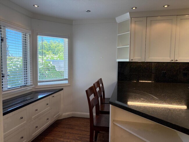 1251 Bellair Way Menlo Park, CA 94025 photo 4
