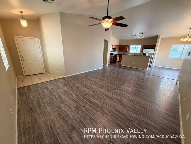 2517 S 116th Ave Avondale, AZ 85323 photo 4