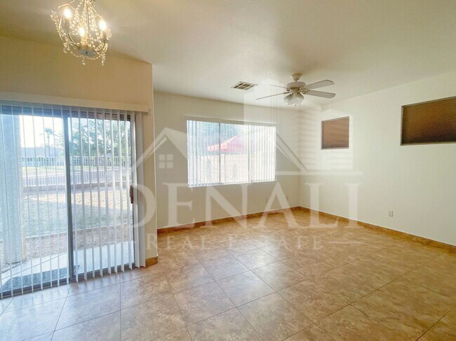 1154 S Boulder St Gilbert, AZ 85296 photo 2