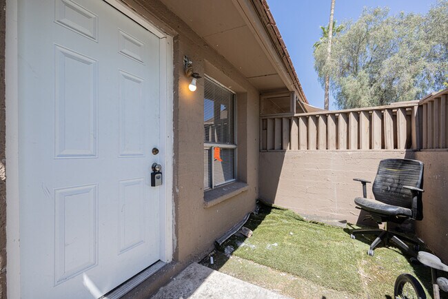 2344 E Broadway Rd Mesa, AZ 85204 photo 2