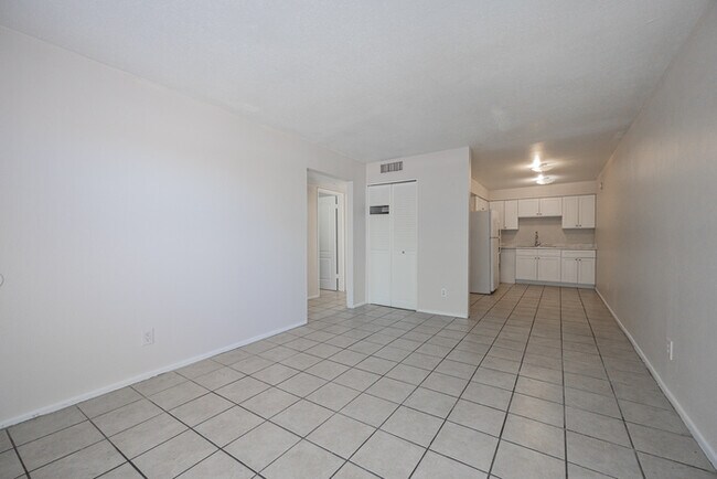 2344 E Broadway Rd Mesa, AZ 85204 photo 4