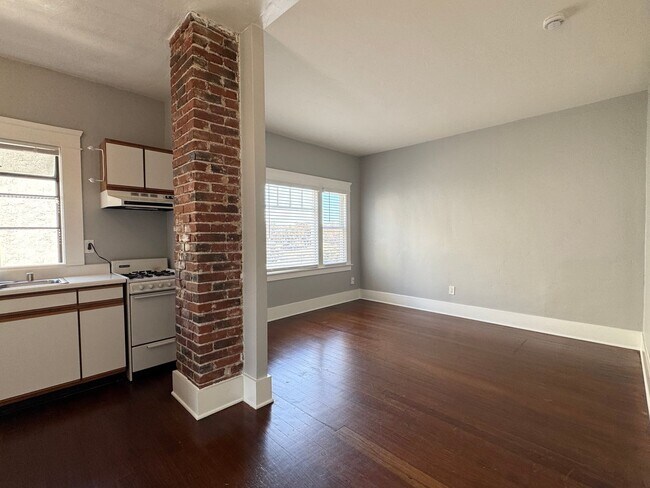 2129 B St San Diego, CA 92102 photo 4
