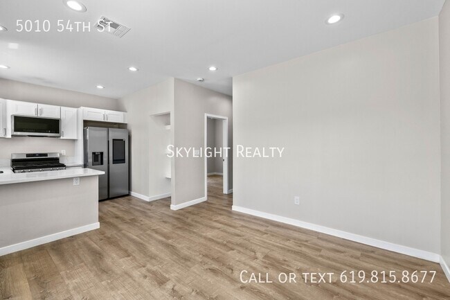 5010 54th St San Diego, CA 92115 photo 2