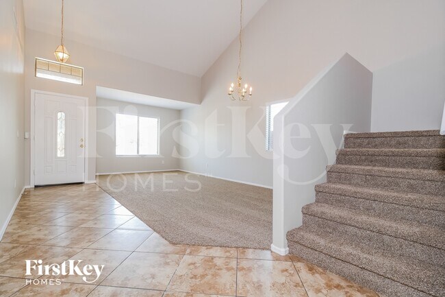 3256 W Huntington Dr Phoenix, AZ 85041 photo 4