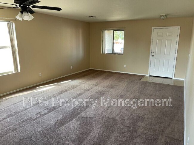 13365 W Canyon Creek Dr Surprise, AZ 85374 photo 2